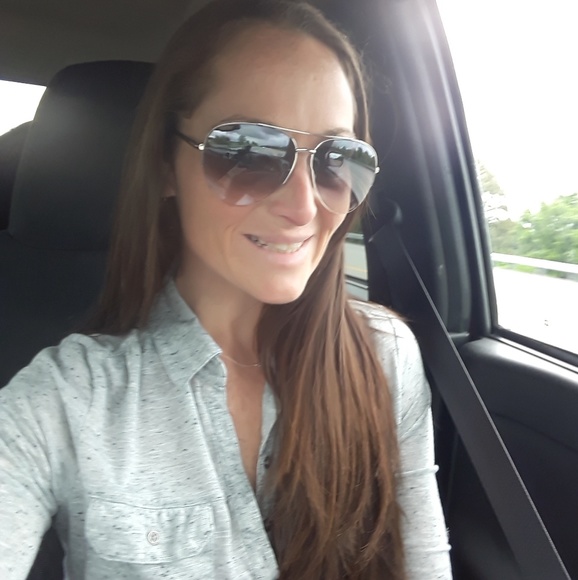 Meet your Posher, Cassandra - Picture 6 of 8